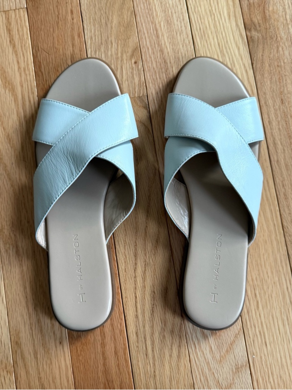 H by Halston Women’s Leather Crossover Sandal Size 9
